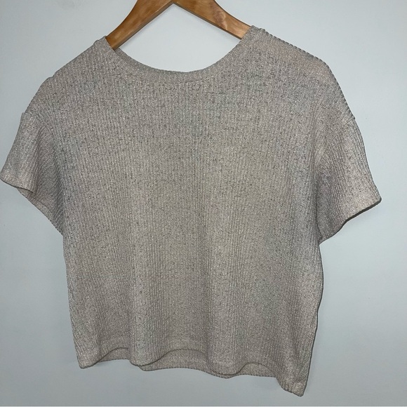 Primark Short Sleeve Blouse Women’s Size Medium Beige Textured Shirt Top - Picture 3 of 5